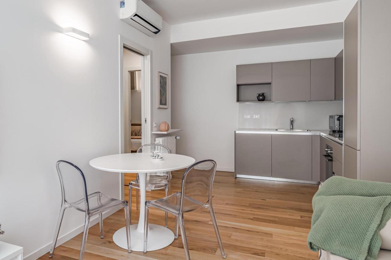 Milano Apartments S Agostino - Porta Genova ภายนอก รูปภาพ